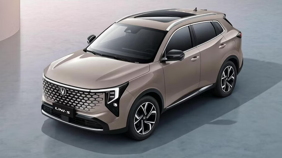В Казахстане наладят выпуск большого кроссовера Changan за 1,6 млн рублей фото: В Казахстане наладят выпуск большого кроссовера Changan за 1,6 млн рублей