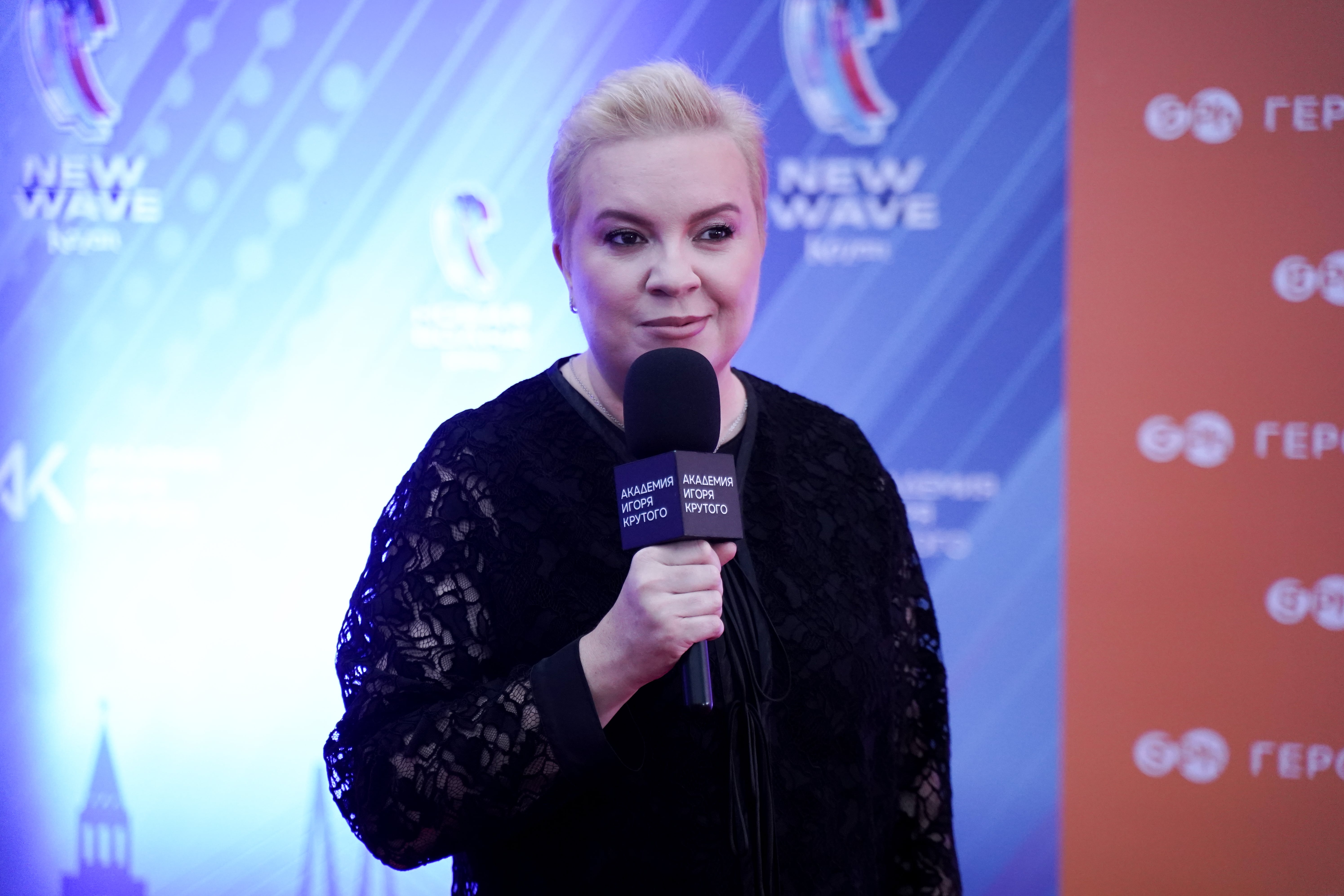 Полина Гагарина, Алсу, Алексей Чумаков и другие звезды поделились опытом с участниками летнего кэмпа «Новая волна» Академии Игоря Крутого фото: Полина Гагарина, Алсу, Алексей Чумаков и другие звезды поделились опытом с участниками летнего кэмпа «Новая волна» Академии Игоря Крутого