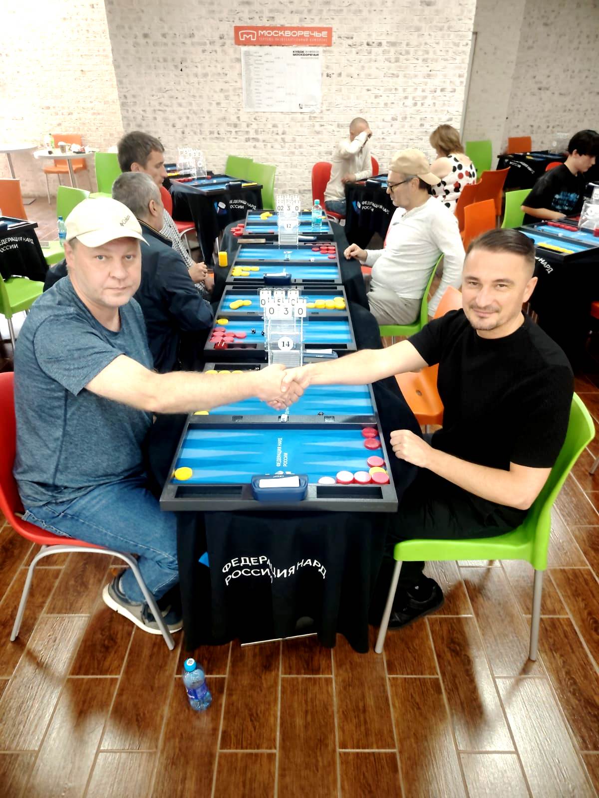 В ТРК «Москворечье» прошел первый турнир по нардам «Кубок Москворечья» фото: В ТРК «Москворечье» прошел первый турнир по нардам «Кубок Москворечья»