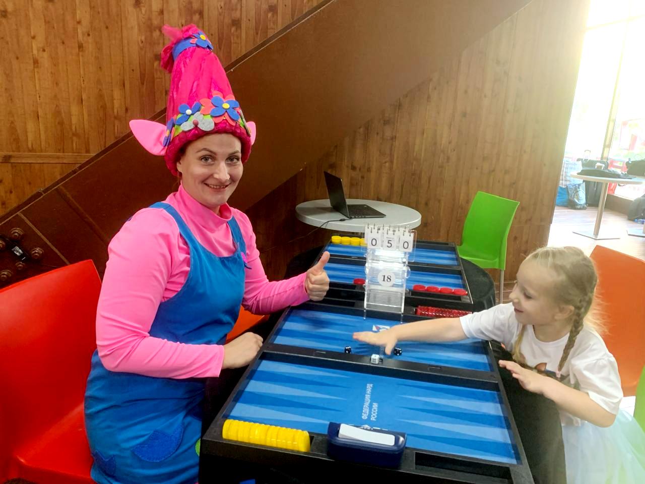 В ТРК «Москворечье» прошел первый турнир по нардам «Кубок Москворечья» фото: В ТРК «Москворечье» прошел первый турнир по нардам «Кубок Москворечья»