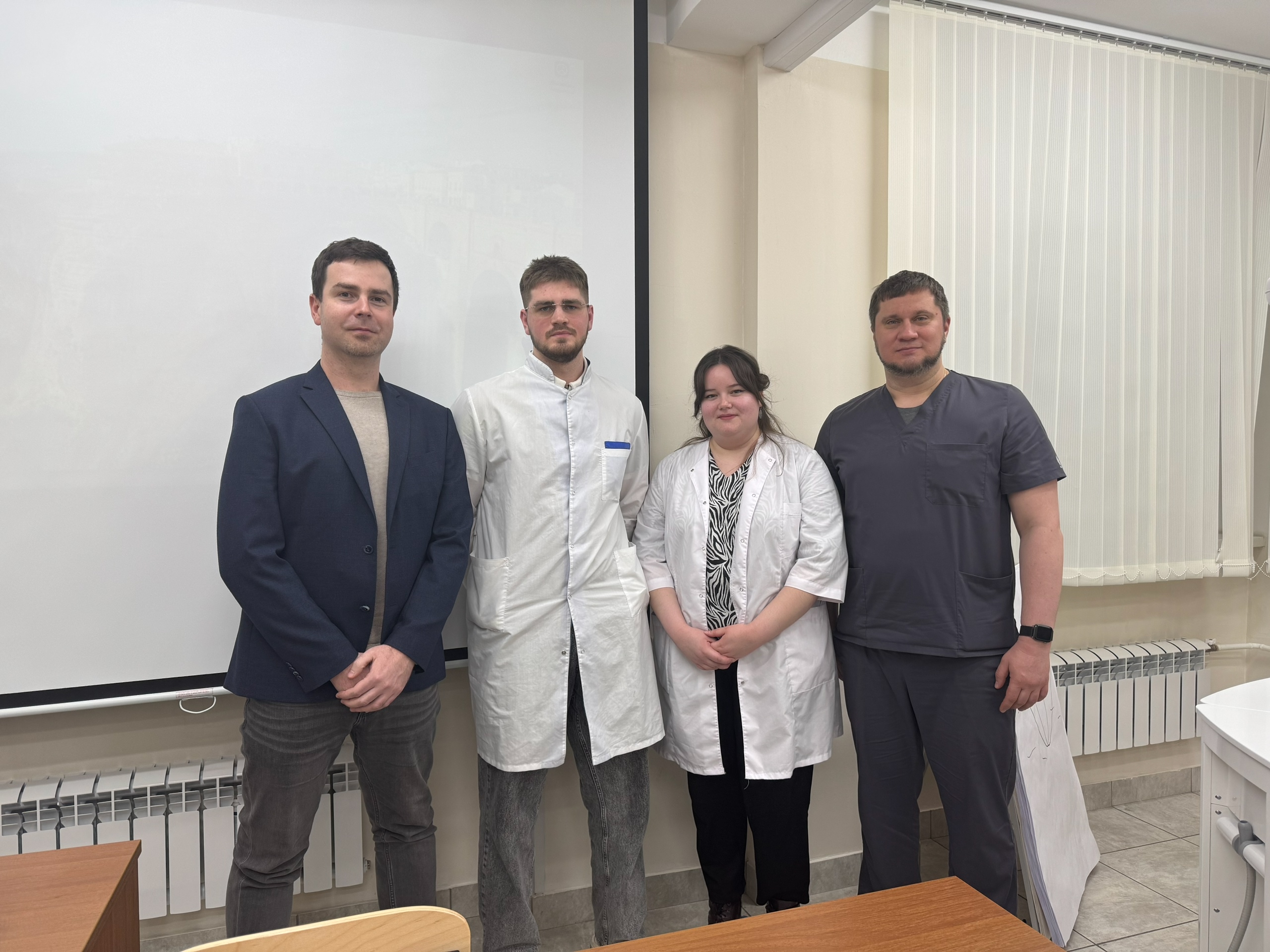 СНК кафедры челюстно-лицевой хирургии и стоматологии Пироговского Университета провел заседание по теме: "Генетика и стоматология" фото: СНК кафедры челюстно-лицевой хирургии и стоматологии Пироговского Университета провел заседание по теме: "Генетика и стоматология"