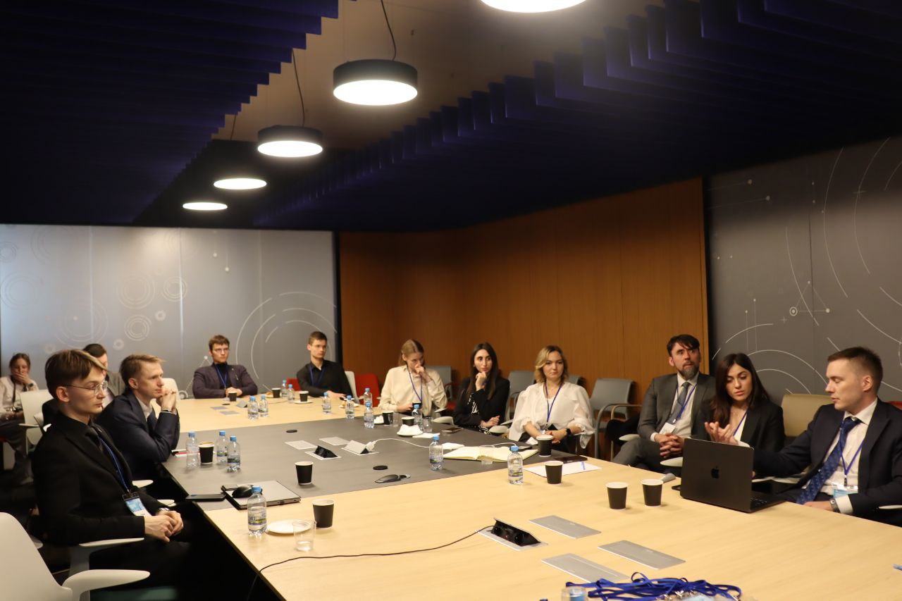 Состоялся круглый стол Совета Молодых ученых Минздрава России, посвященный практическому использованию ИИ молодыми учеными в медицинской науке фото: Состоялся круглый стол Совета Молодых ученых Минздрава России, посвященный практическому использованию ИИ молодыми учеными в медицинской науке