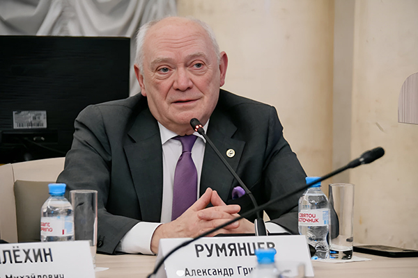 Александр Григорьевич Румянцев — лауреат Демидовской премии в номинации «Медицина» фото: Александр Григорьевич Румянцев — лауреат Демидовской премии в номинации «Медицина»