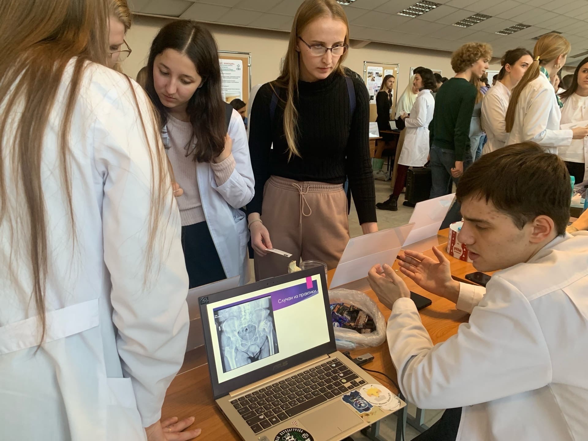 День открытых дверей СНК в Пироговском Университете фото: День открытых дверей СНК в Пироговском Университете