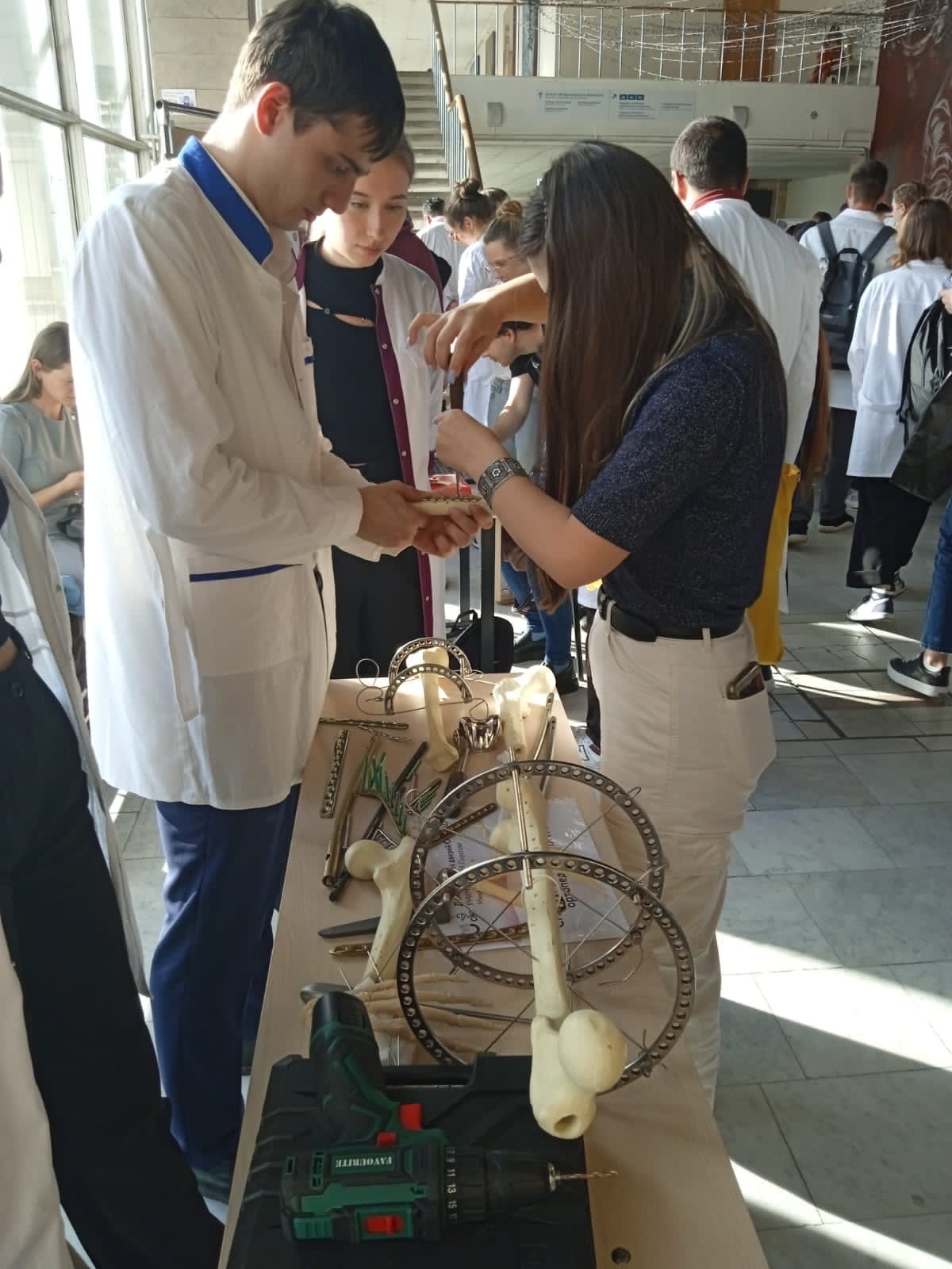 СНК Травматологии и ортопедии Пироговского Университета принял участие в Дне открытых дверей фото: СНК Травматологии и ортопедии Пироговского Университета принял участие в Дне открытых дверей