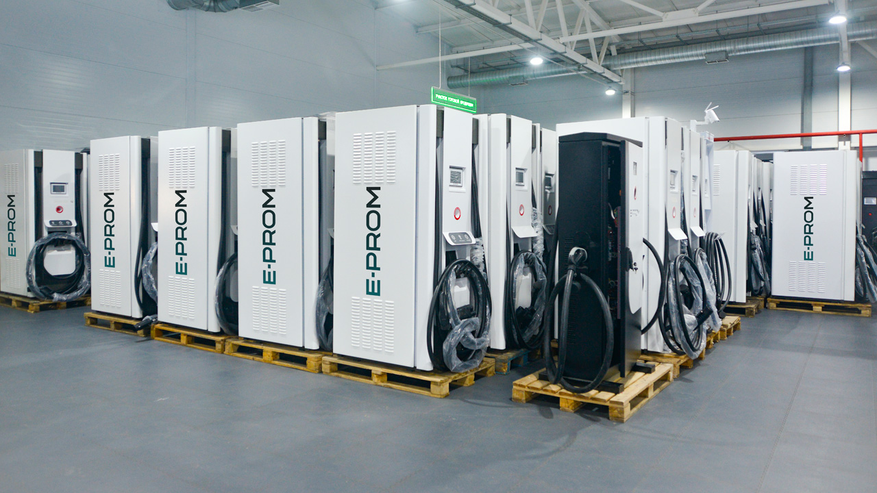 Зарядные станции E-PROM получили подтверждение соответствия требованиям ПАО «Газпром нефть» фото: Зарядные станции E-PROM получили подтверждение соответствия требованиям ПАО «Газпром нефть»