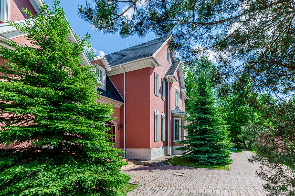 фото: «Метриум»: Самые доступные дома в элитных поселках Рублевки стоят 98 млн рублей