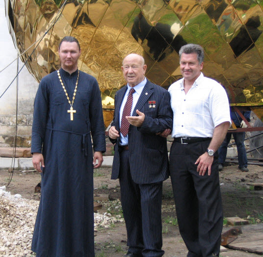 фото: В Свято-Андреевском храме установили колокол в честь космонавта Алексея Леонова 