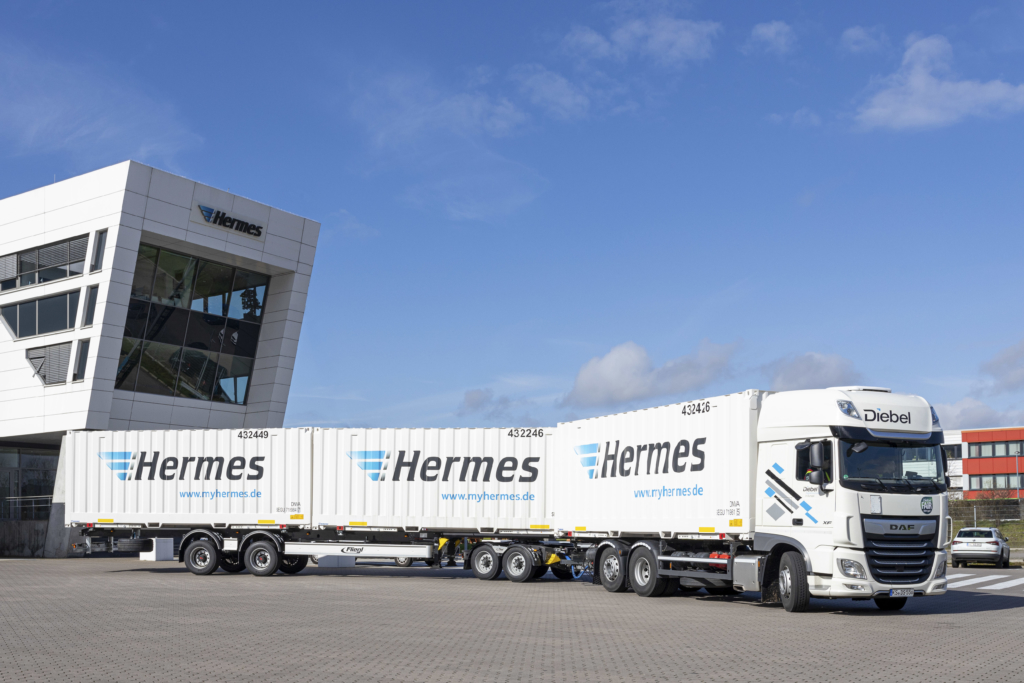фото: Новый автопоезд компании Hermes обеспечивает экономию 25 тонн топлива в год