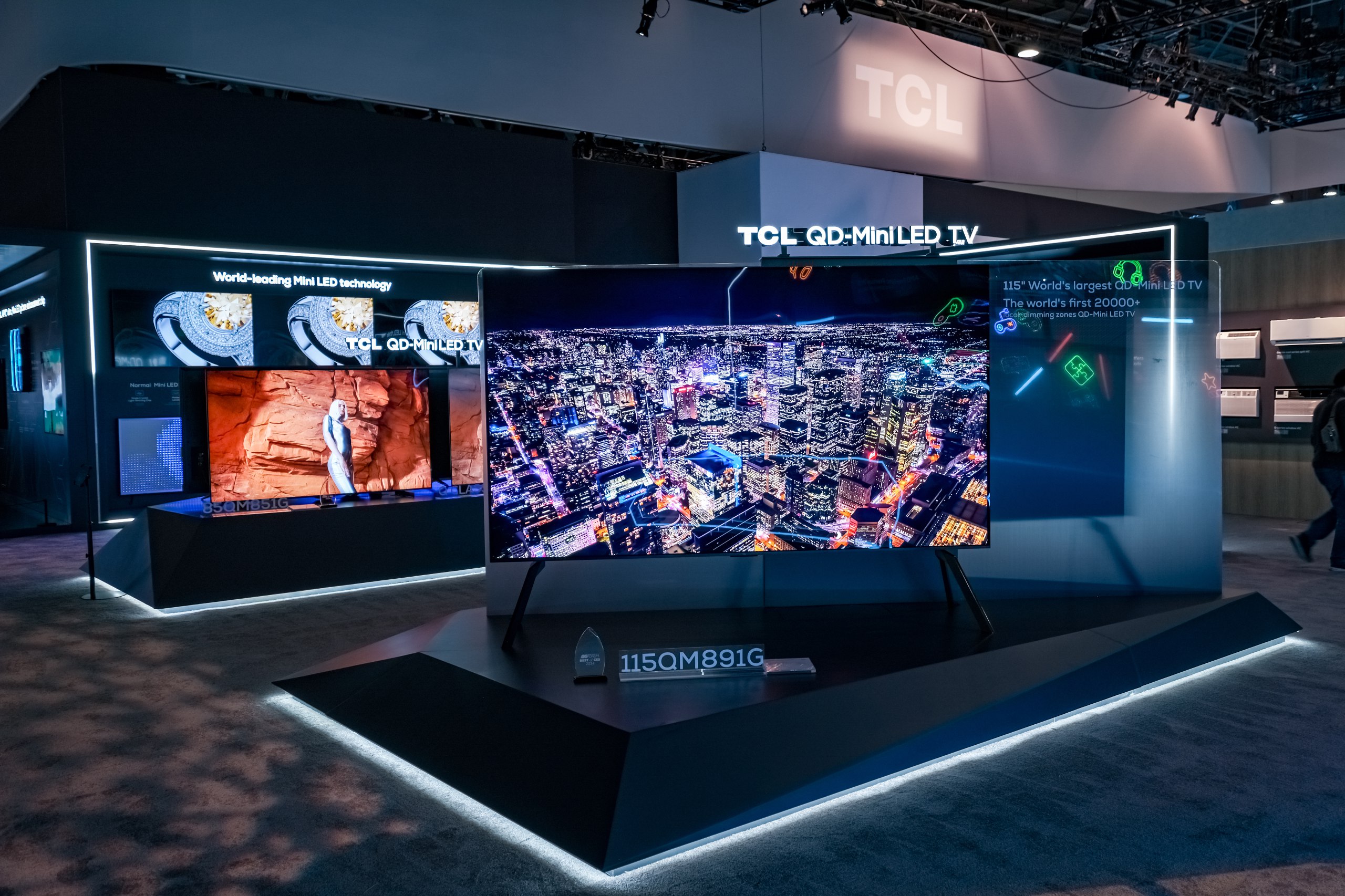 фото: TCL получила более 40 наград за 115-дюймовый телевизор и другие инновационные продукты на выставке CES 2024