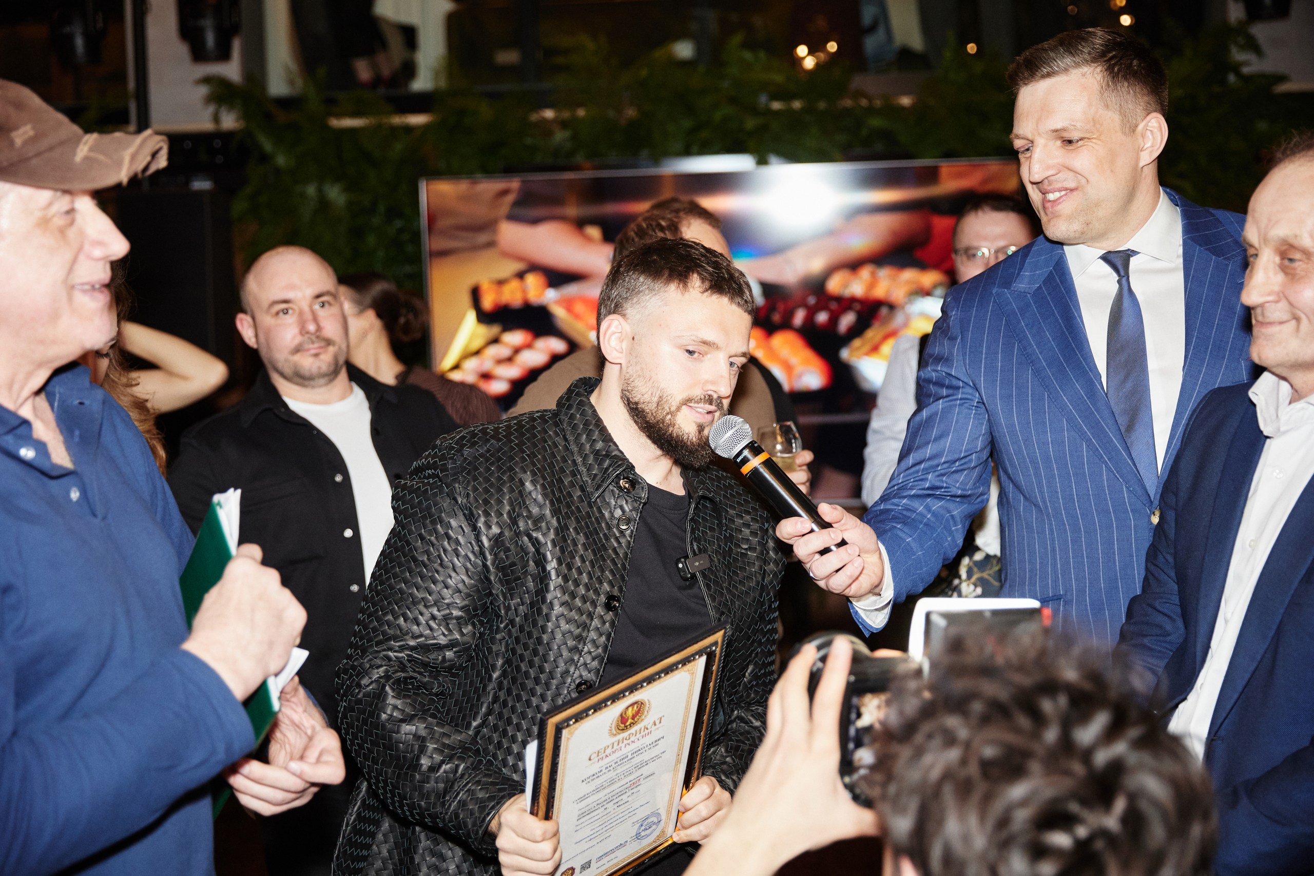 фото: В Москве установлен национальный рекорд: самый большой суши-сет в истории России