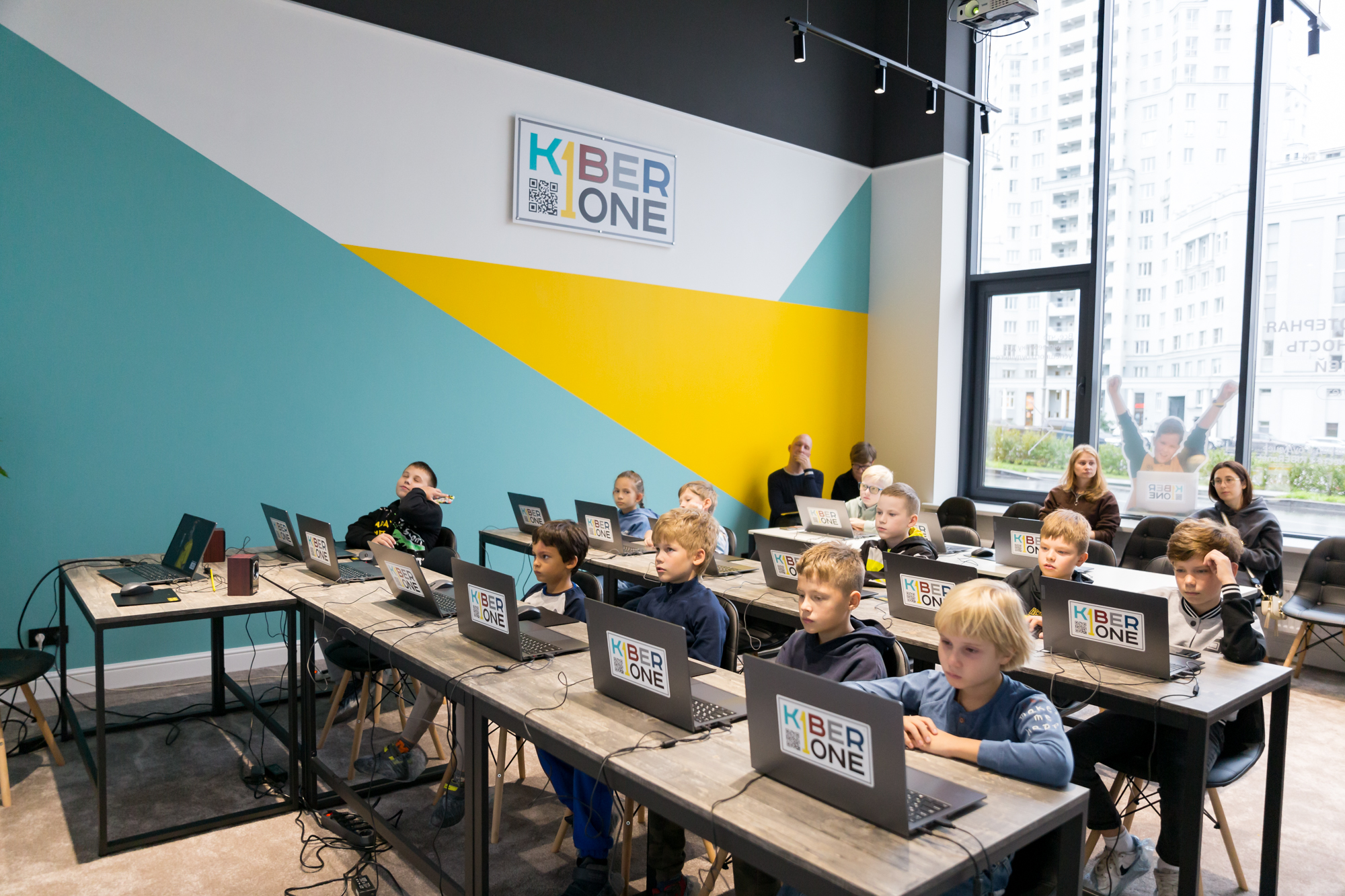фото: «Знак качества для будущих гениев: почему эксперты Forbes рекомендуют школу программирования KIBERone»
