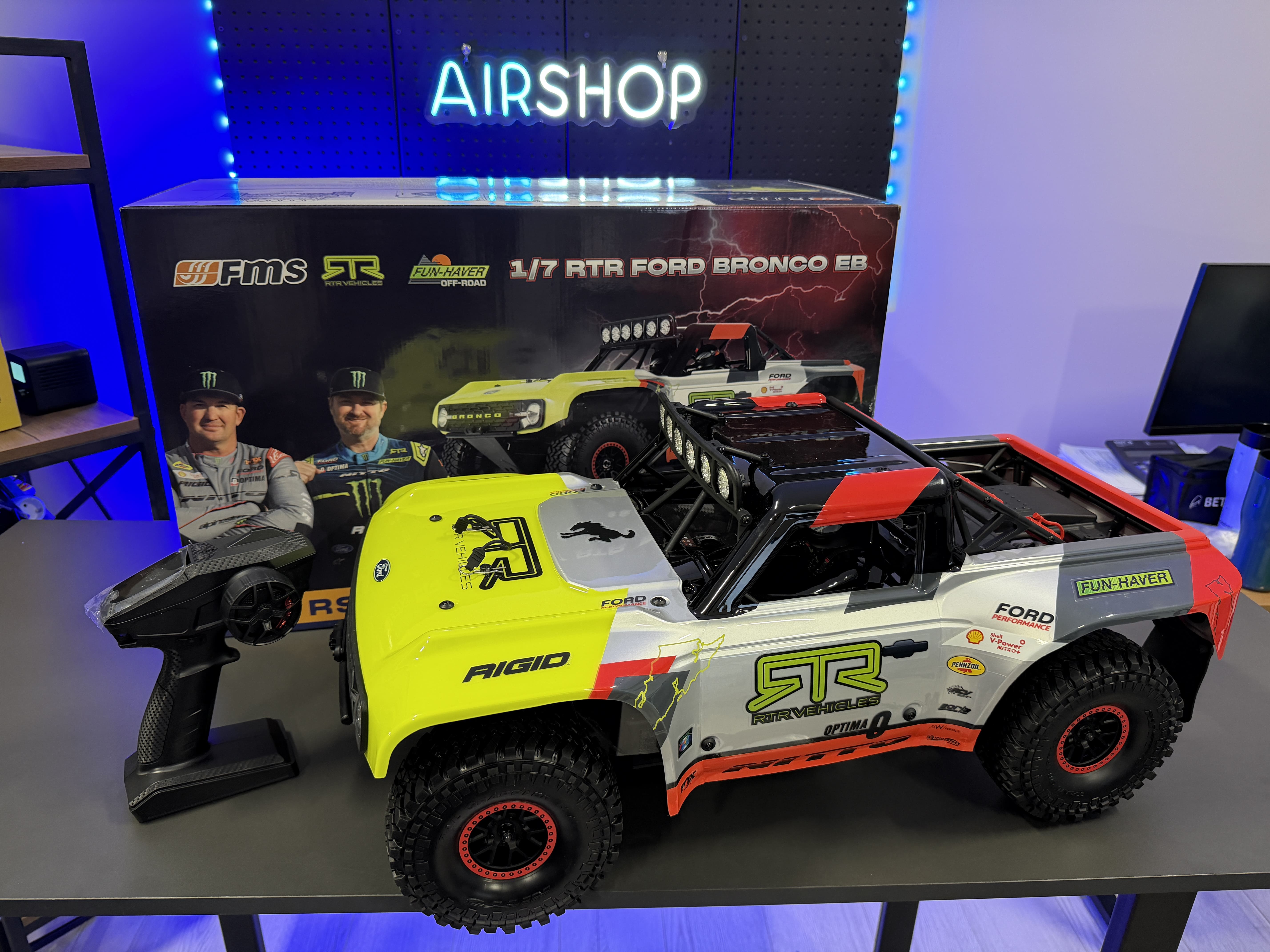 фото: Airshop представил шесть новинок радиоуправляемых машин FMS, Yikong и HPI сезона 2026
