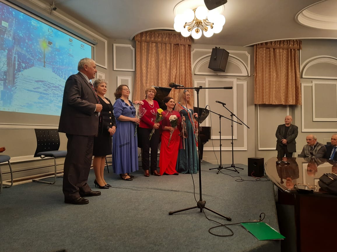 фото:   В Москве состоялась презентация скрипки немецких учеников Страдивари.