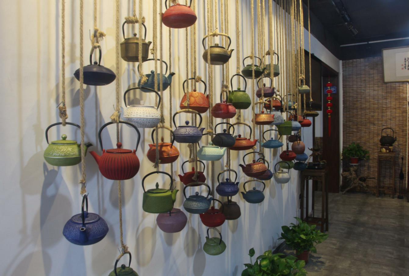 фото: Железный чайник Цзыбо Лунцюань отражает стиль ремесел провинции Шаньдун