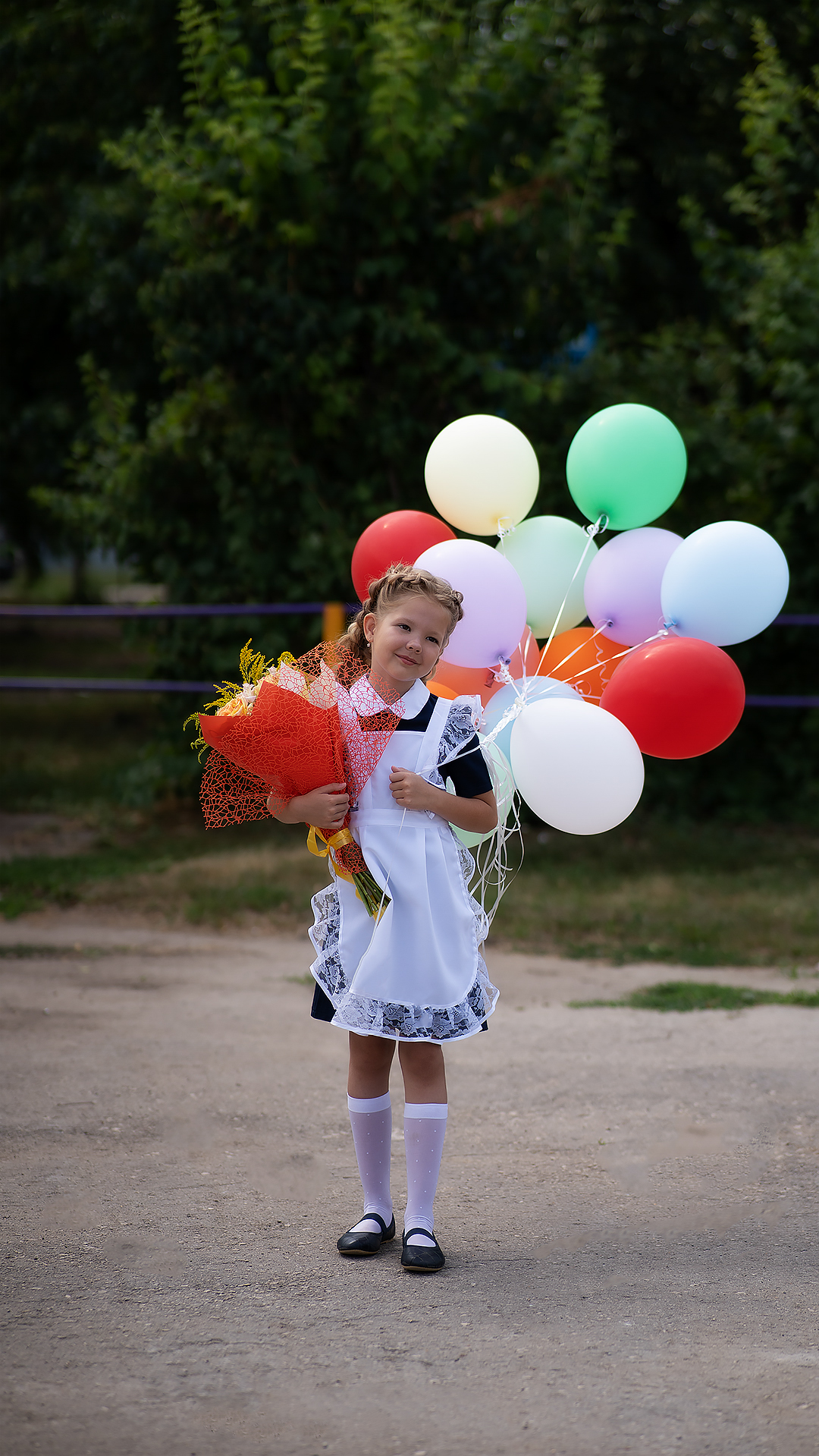 фото: Настя Карманова доказала, что школа для детей это второй дом.