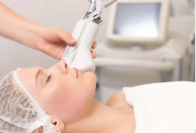 фото: В клинике ROSH разработали комплекс косметологических процедур для восстановления кожи после праздников