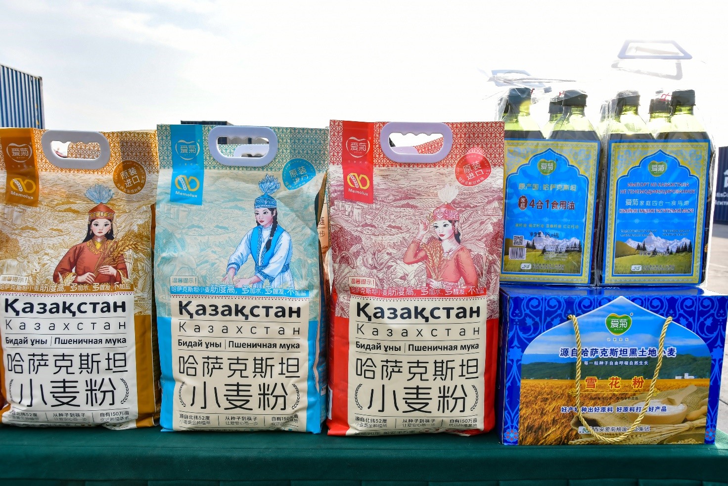 фото:  В городе Сиань открылся фестиваль новогодних товаров, доставленных поездом Китай-Европа