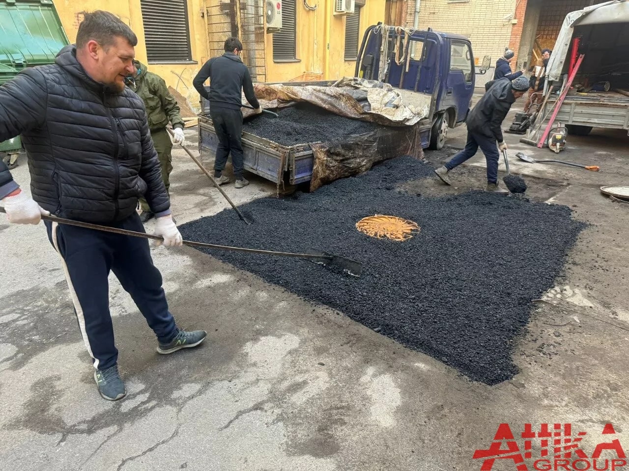 фото: Гарантия качества от компании "Аттика" на услуги по асфальтированию дорог