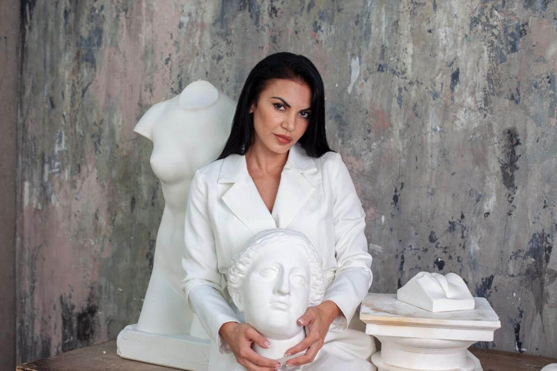 фото: Зайнаб Мирзоева - ведущий врач-косметолог, руководитель и основатель клиники Sculptura о контурной пластике