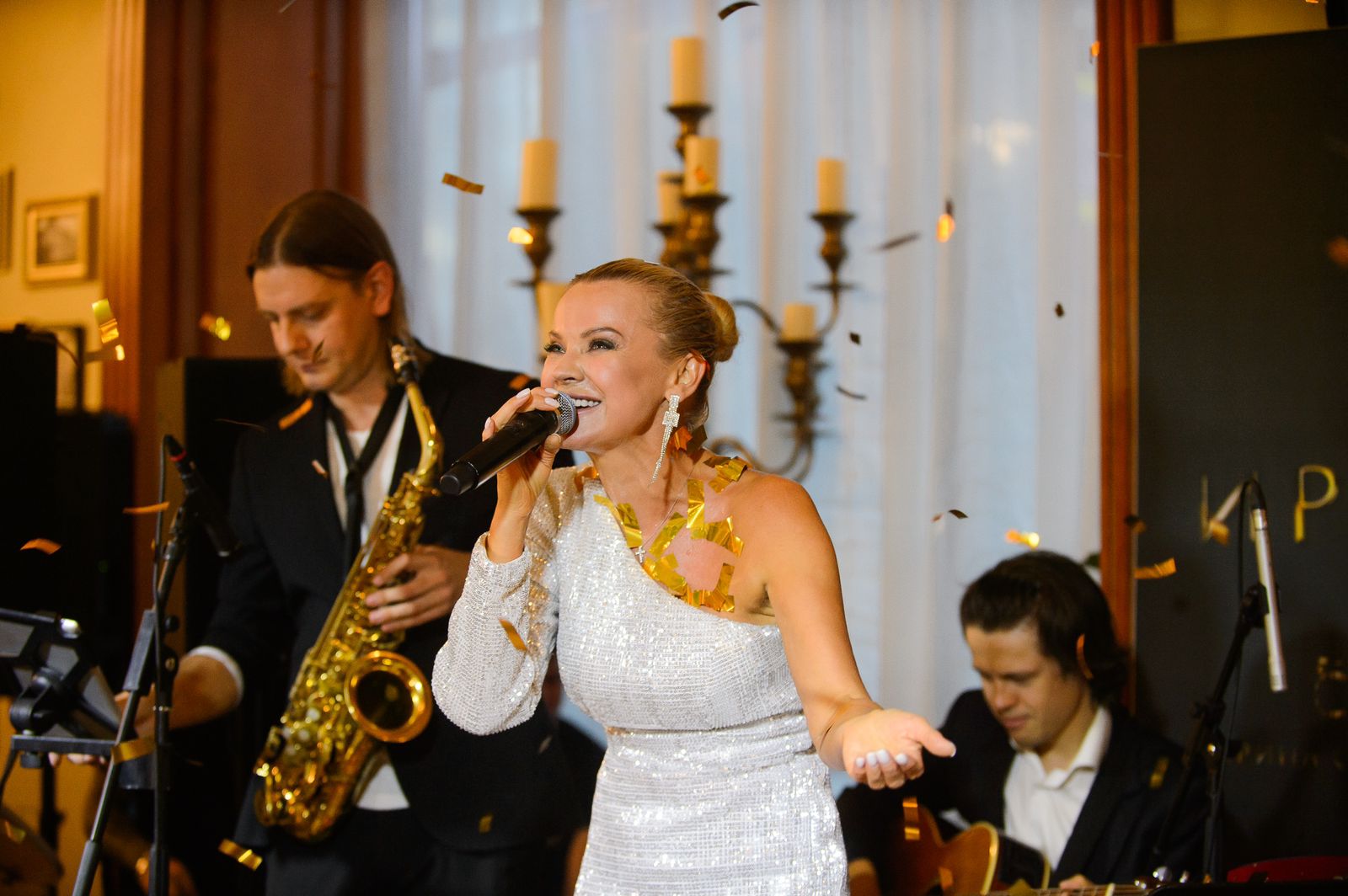 фото: Полный солд-аут! Акустический концерт Ирины Ортман состоялся в Москве.