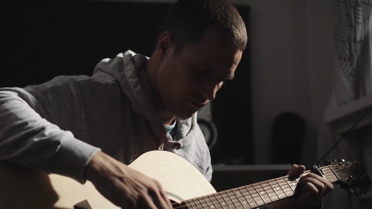 фото: Рецензия на трек «MYAKESH - Осень»