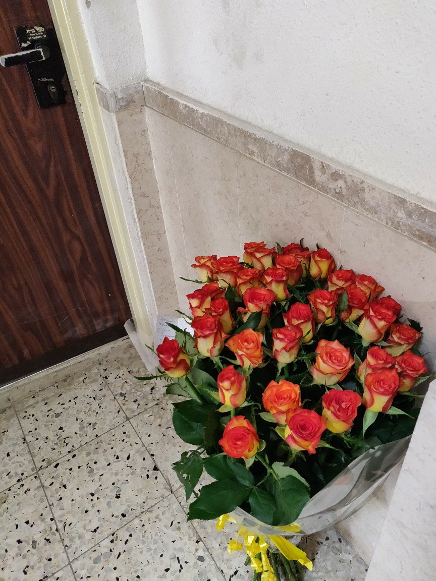 фото: Доставка цветов в Израиле - сделайте близким приятный комплимент