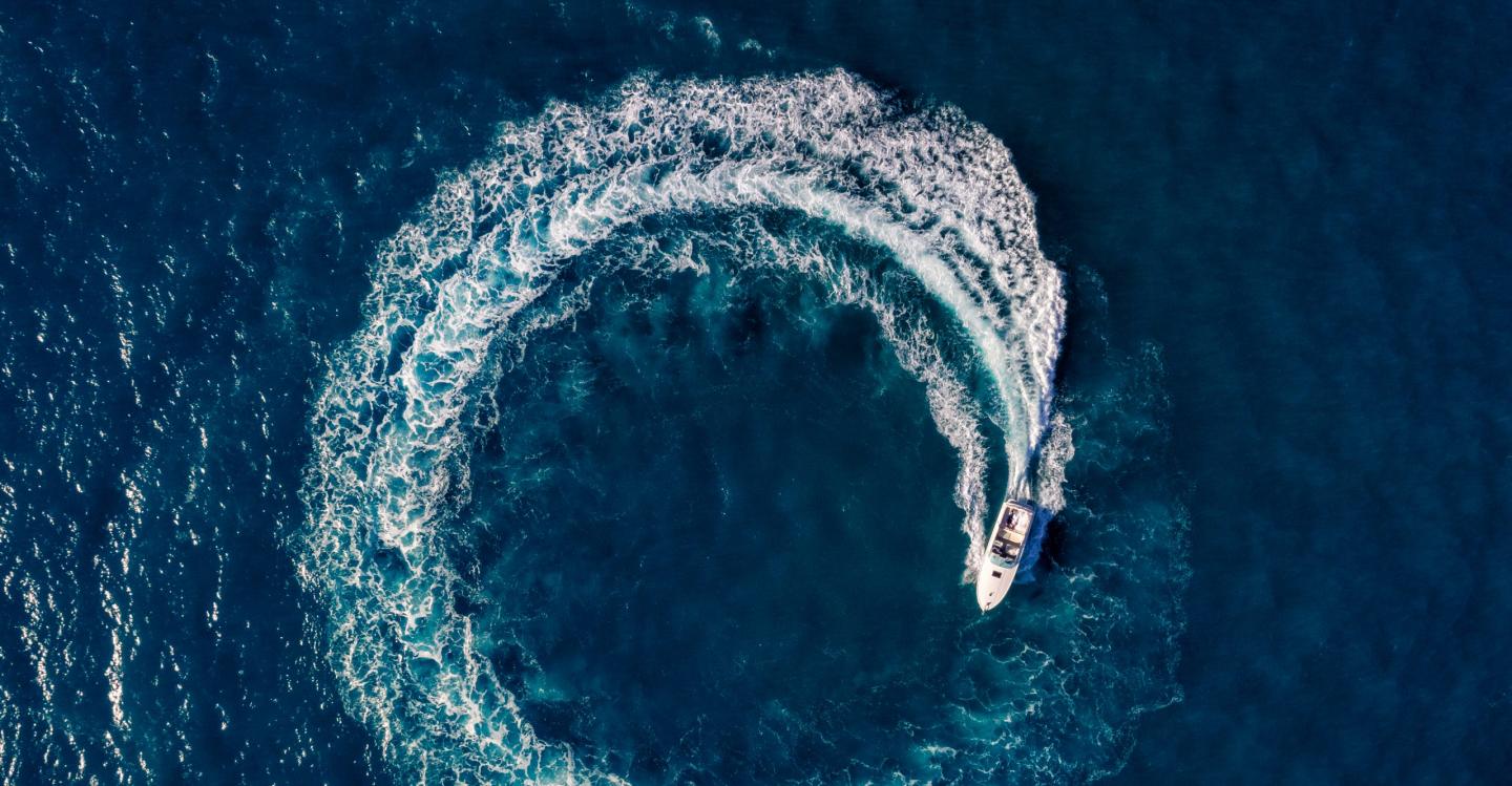 фото: Аренда судна в Санкт-Петербурге от Marine Group