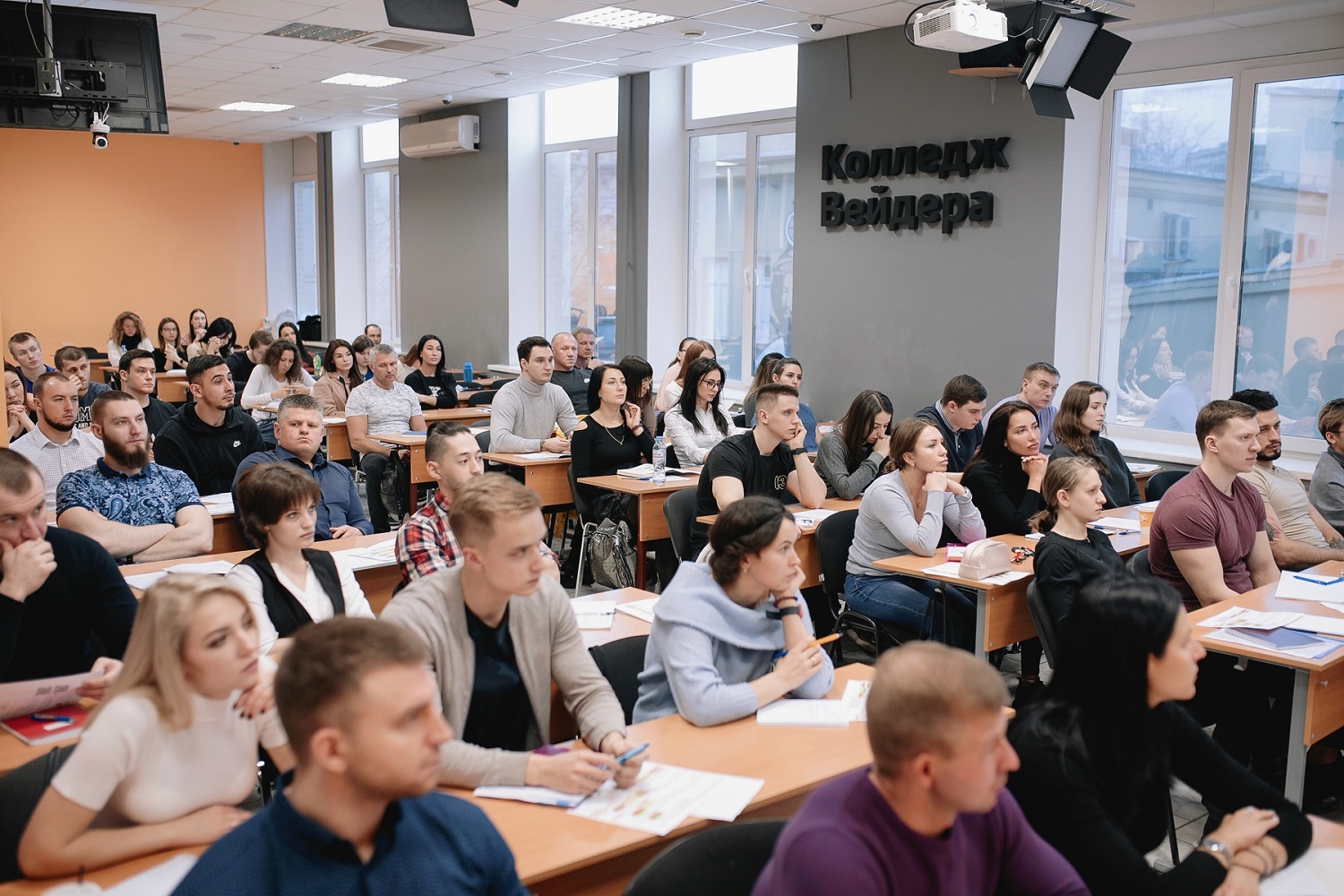 фото: Колледж фитнеса и бодибилдинга имени Бена Вейдера: обучение фитнес-тренеров высокого уровня