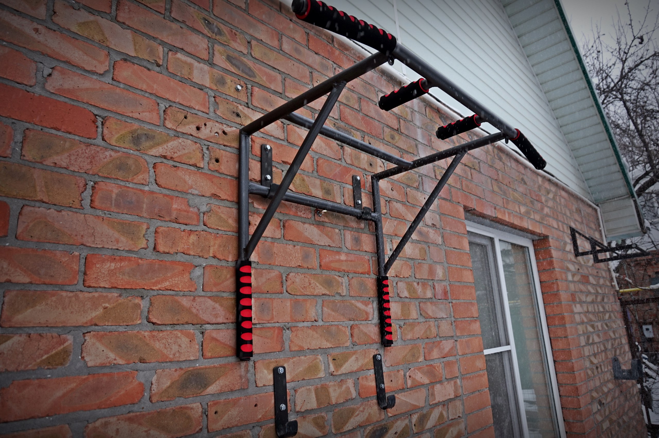 Турник домашний настенный: какие упражнения можно выполнять ежедневно