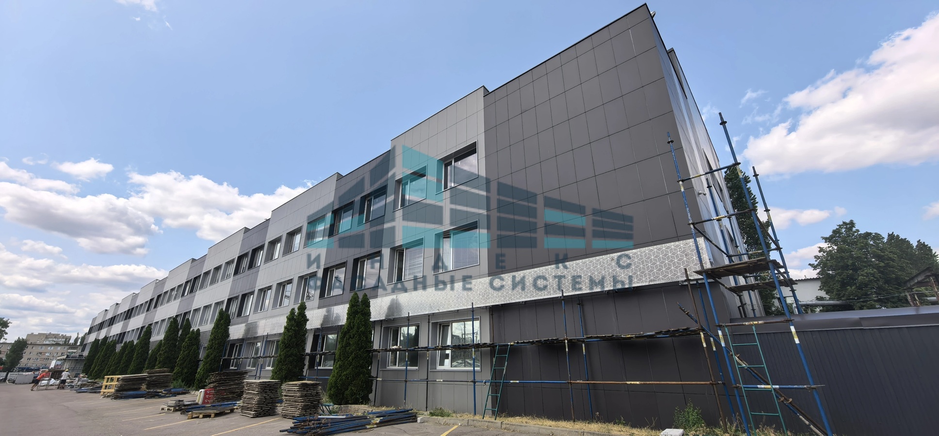 фото: Инновационные фасады из керамогранита: надёжность, стиль и энергоэффективность