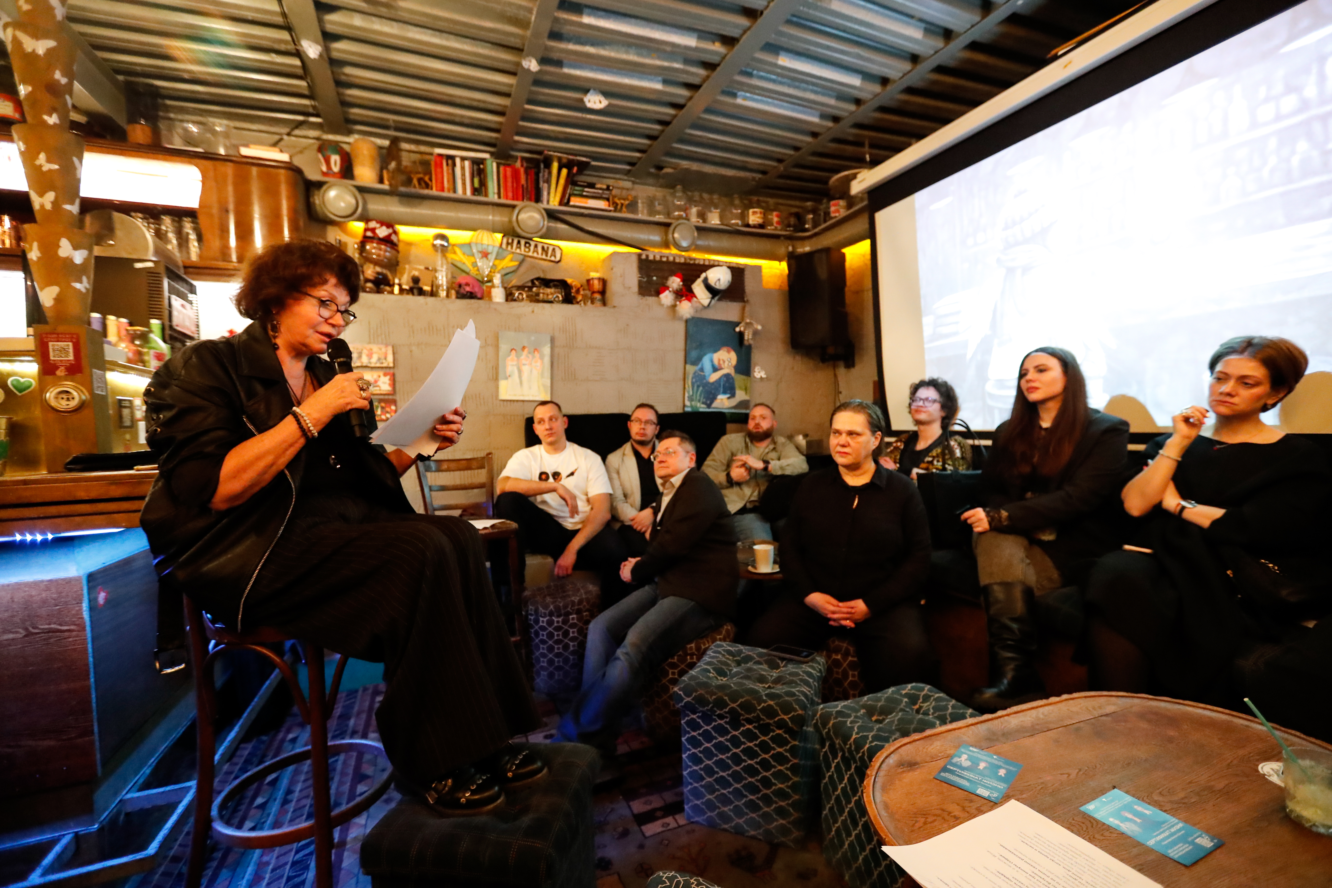 фото: Нетипичная презентация романа и огненный литературный проект