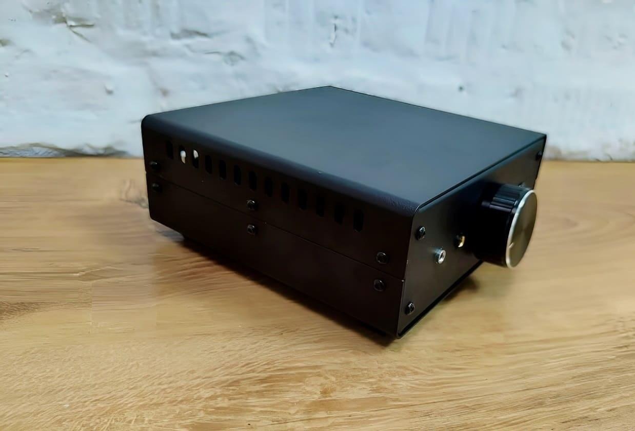 Модель Аристократ от Гербера (т.н. gerbera squire) как универсальная, компактная, настольная аудиосистема