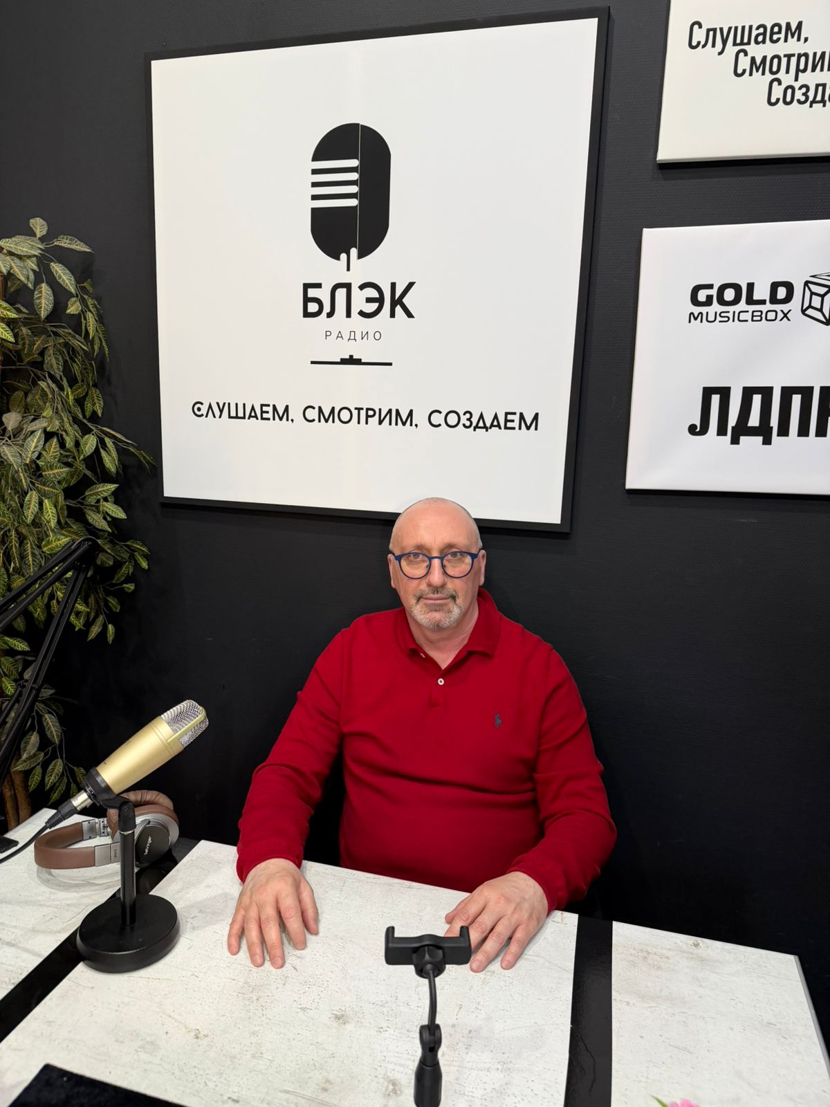 фото: Илья Сейдариди в эфире Black Radio FM: Путь к успеху и гармонии