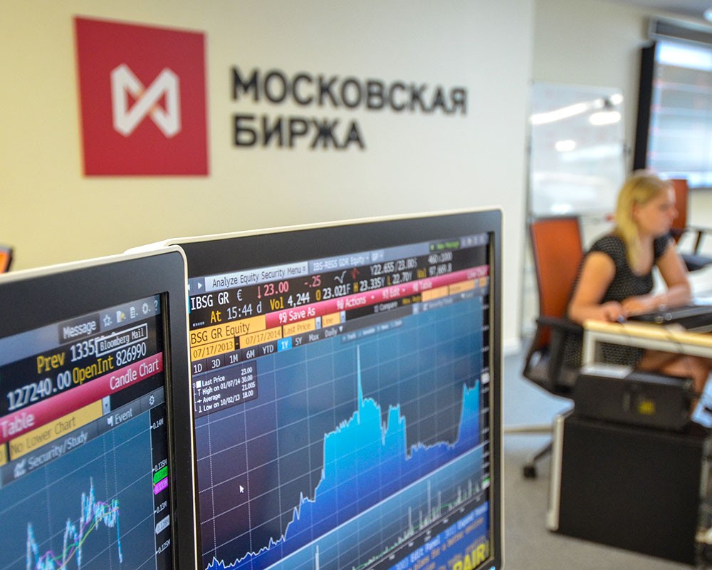 фото: Сбер Управление Активами: рубль пытается укрепиться ниже 70 руб./$