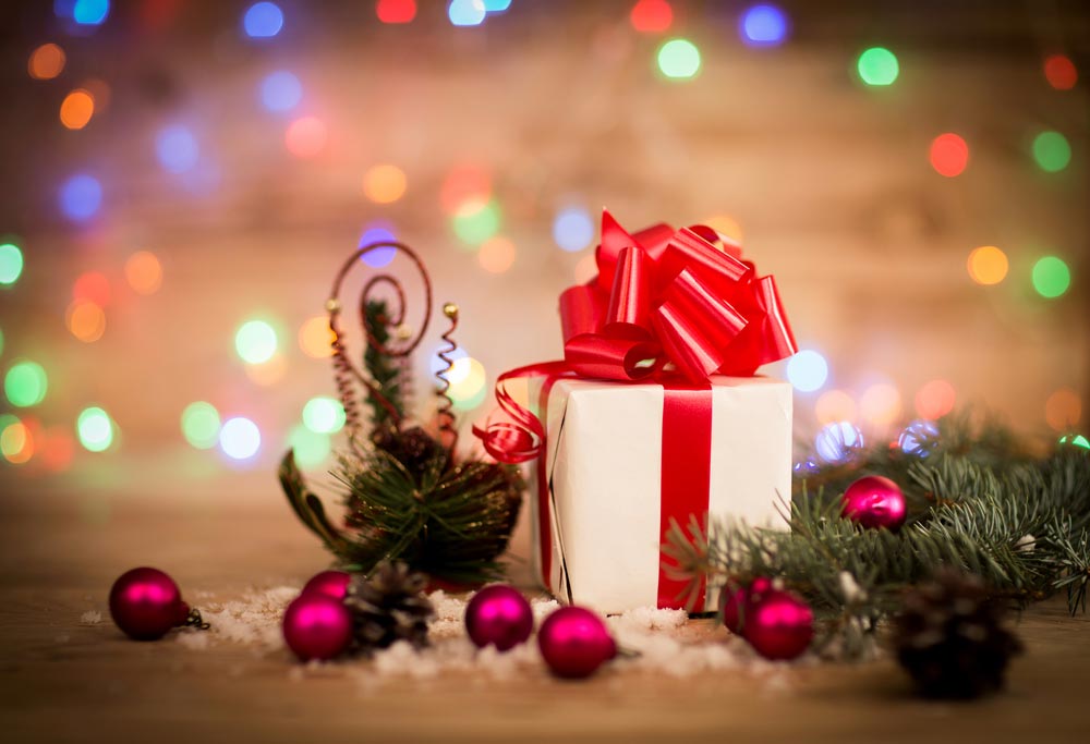 фото: Надейся не только на Деда Мороза: россияне рассказали, сколько потратят на детские подарки «под ёлку»