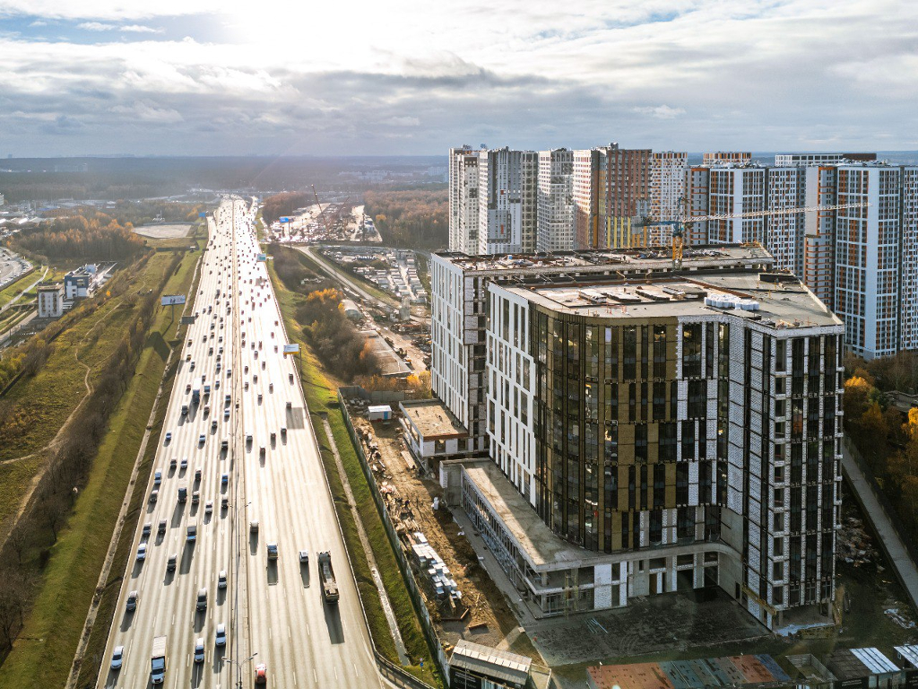 фото: В бизнес-центре Rublevo Business Park на МКАД на 100% завершена кладка наружных стен