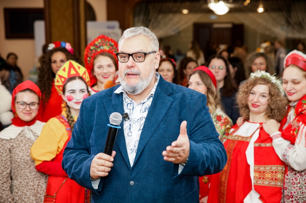 фото: Тема «Ля Рус» объединила сотни будущих мам в центре столицы