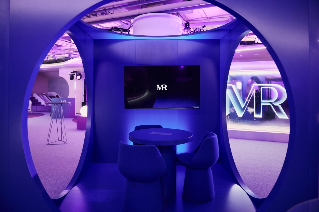фото: Выставочная эстетика: MR Group открыла офис продаж проектов SET и VEER