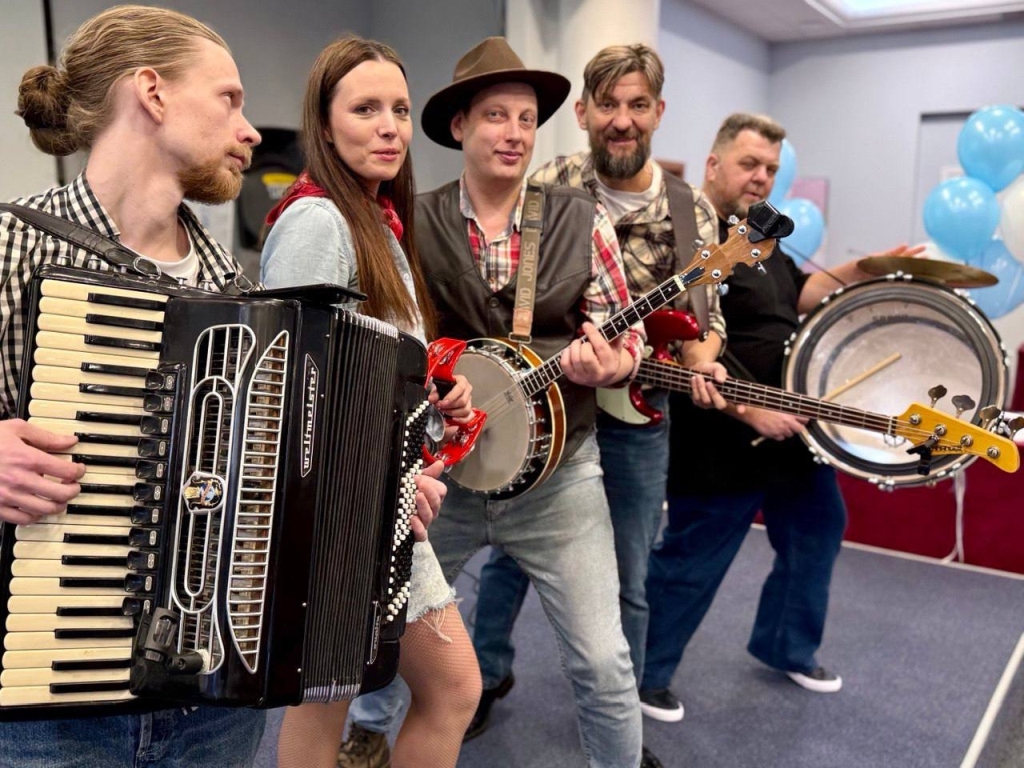фото: В центре Санкт-Петербурга беременные отпраздновали день рождения компании «Бибиколь»