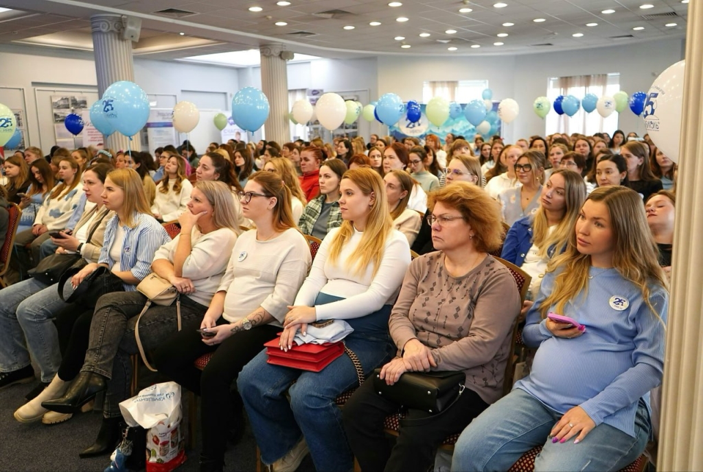 фото: В центре Санкт-Петербурга беременные отпраздновали день рождения компании «Бибиколь»