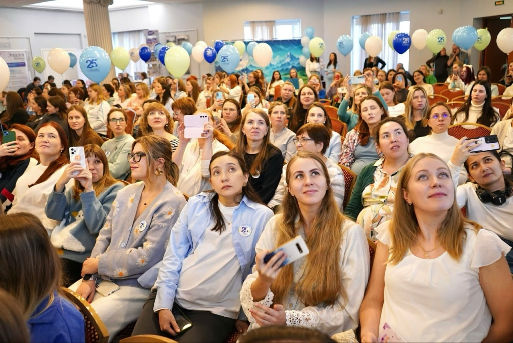 фото: В центре Санкт-Петербурга беременные отпраздновали день рождения компании «Бибиколь»