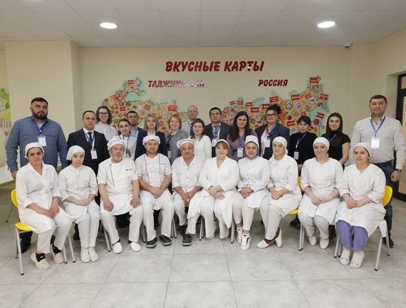 фото: Представители Республики Мордовии и Союзсоцпита провели встречу с родителями русской школы в Душанбе
