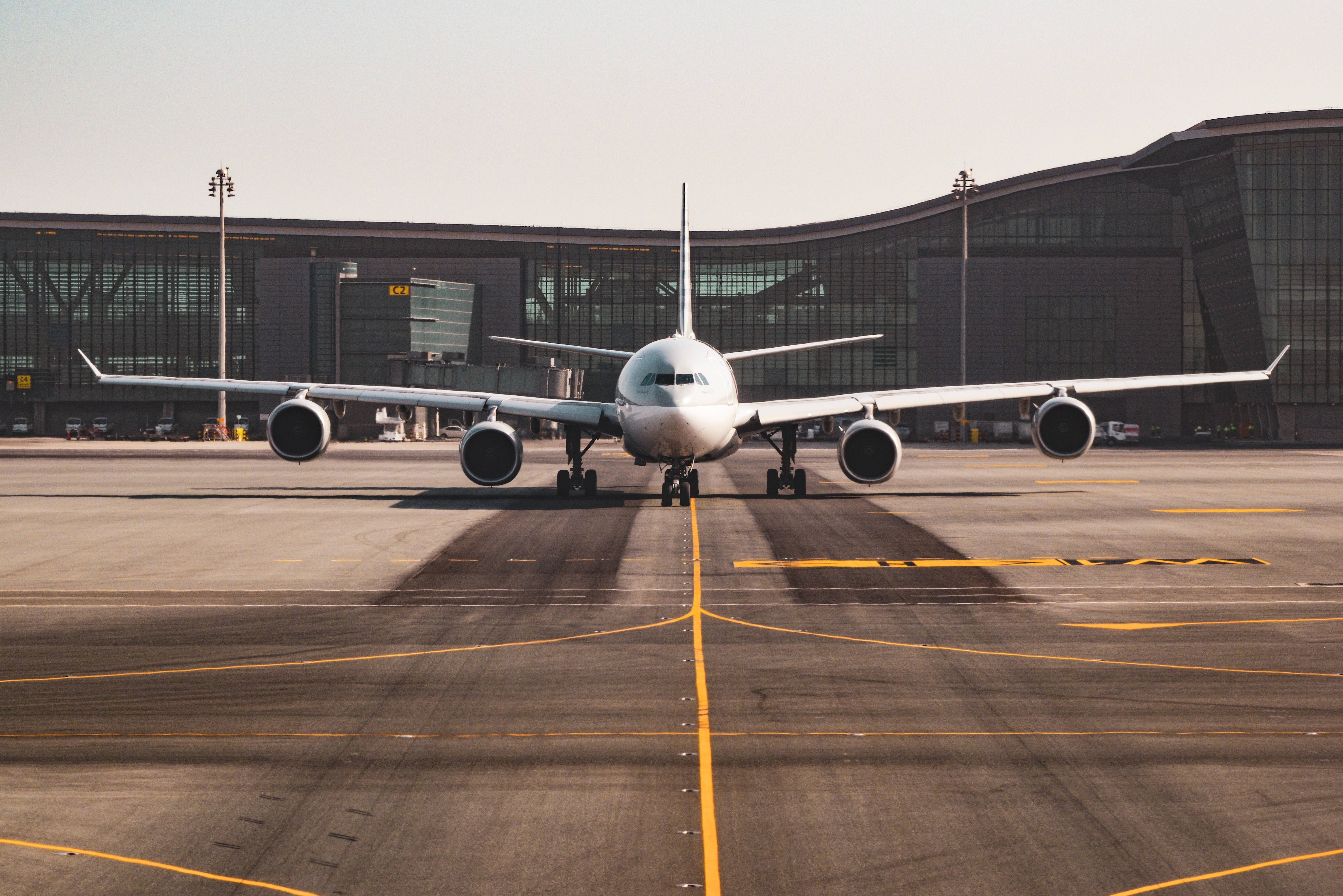 фото: Спрос на авиаперевозки  вырос почти на треть с января 2023