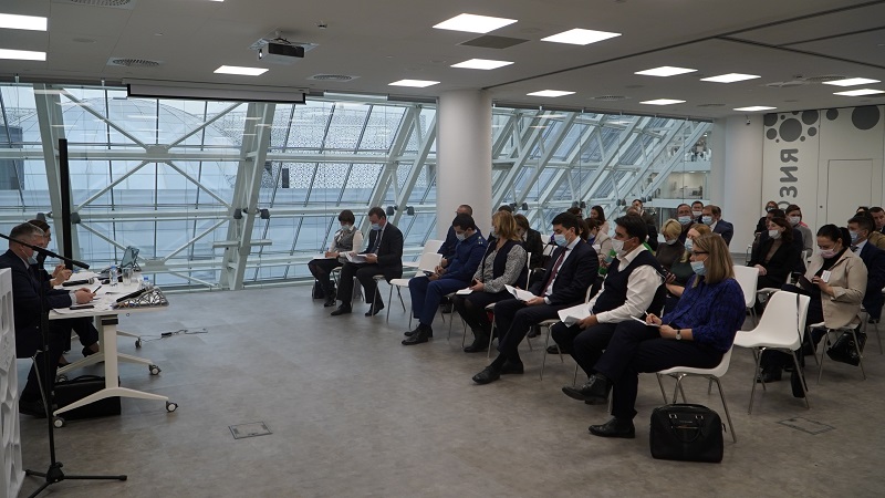 фото: Уполномоченный по защите прав предпринимателей в Челябинской области выступил на  XIII Всероссийском форуме «Юридическая неделя на Урале»