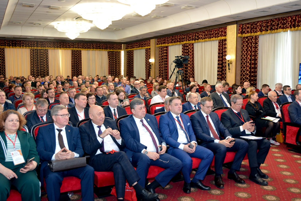 фото: Уполномоченный по защите прав предпринимателей в Челябинской области принял участие в МАК – 2025