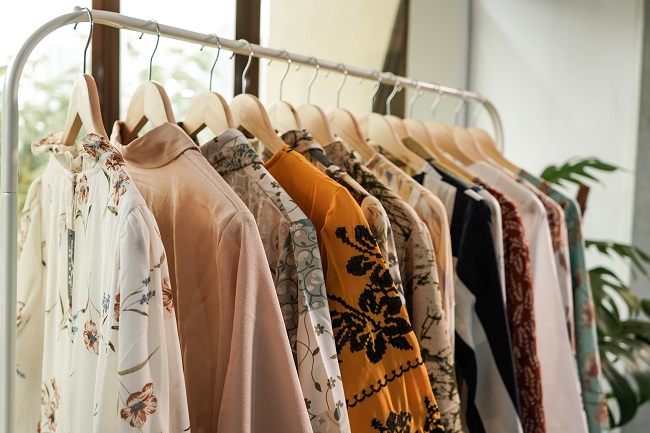 фото: Закупка одежды оптом от производителя: как заказать и в чем преимущества?