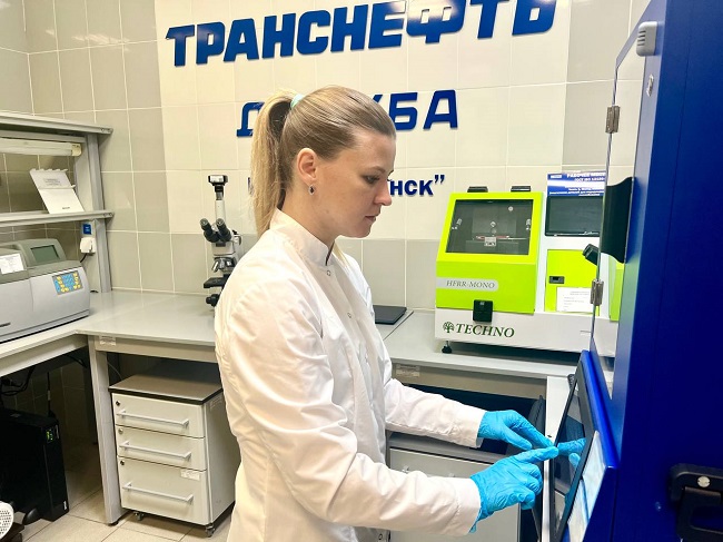 фото: АО «Транснефть – Дружба» за 9 месяцев 2025 года выполнило более 160 тысяч испытаний нефти и нефтепродуктов