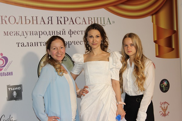 фото: Алина Кастырина одержала победу в проекте  Школьнаякрасавица.рф в Москве