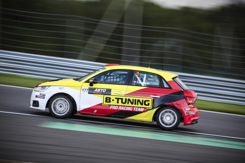 фото: B-Tuning Pro Racing Team показала свои результаты на этапе СМП РСКГ Спринт на Moscow Raceway в конце августа